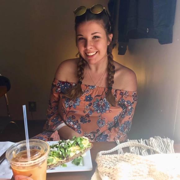 Meet your Posher, Kristina - Picture 1 of 1